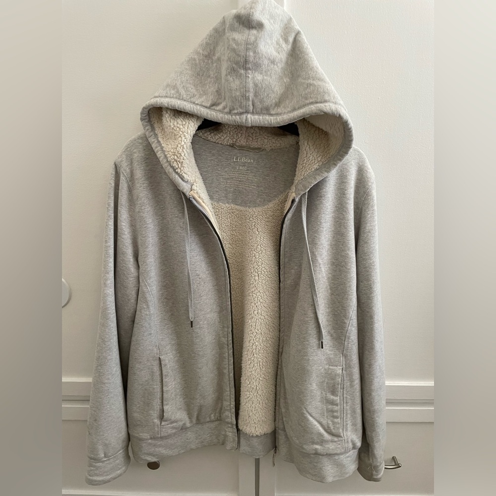 L.L. Bean Light Gray Zip-Up Hooded Sherpa Sweater Size L excellent shape